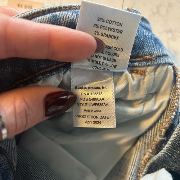 Willow & Root High Rise Cropped Jean - Picture 5 of 12